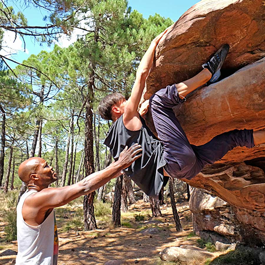 Bouldering in Albarracin